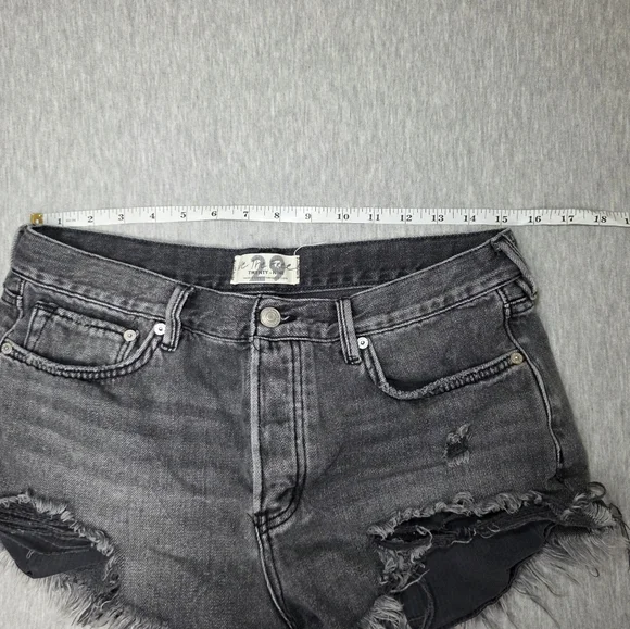 Free People Women's Distressed Gray Denim Cut Off Shorts Size 29 - Picture 4 of 8